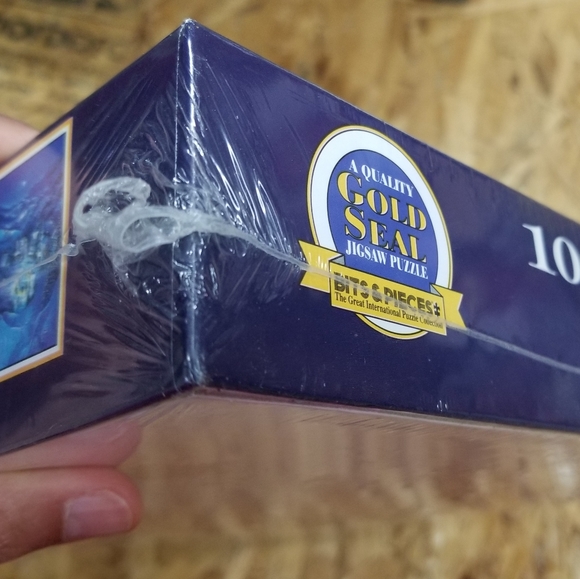 1995 The Road to Christmas 1000 Piece Jigsaw Puzzle Glow in the Dark 20” x 27” - Picture 7 of 12